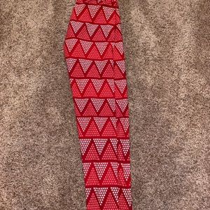 Red xoxo LulaRoe Leggings